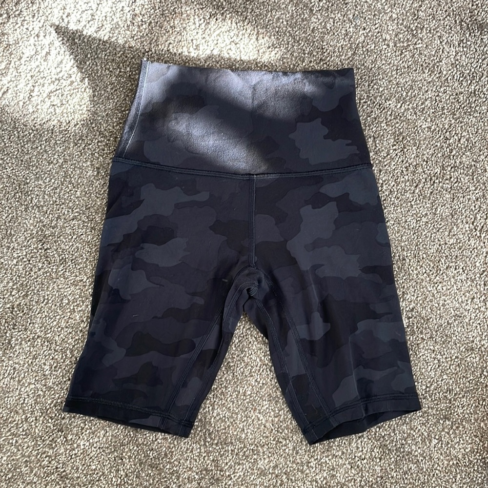 Lululemon align biker shorts. Black camo size 2